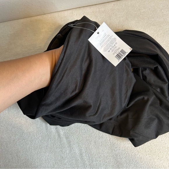 Beyond Yoga black‎ infinity scarf with pocket - Picture 5 of 6